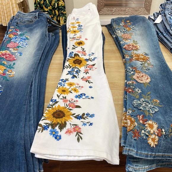 DRIFTWOOD Jeans Driftwood White Farrah Flare Sunflower Jeans Poshmark